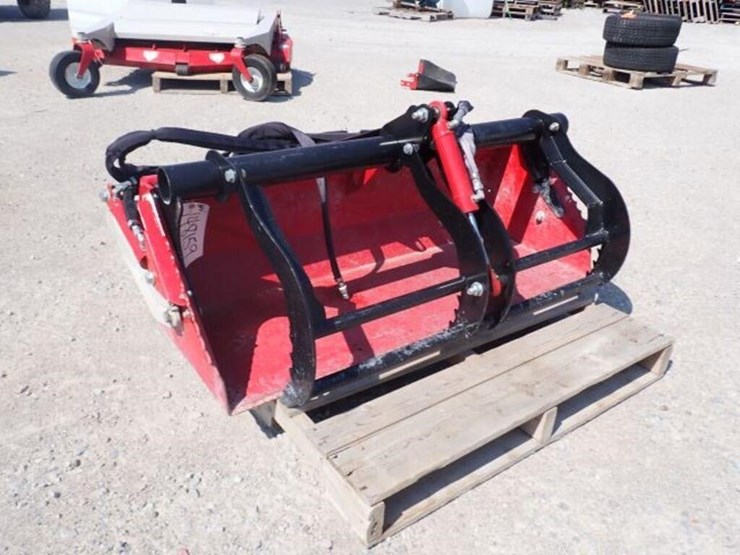 ventrac-48-in.-hydraulic-grapple-bucket-image-2