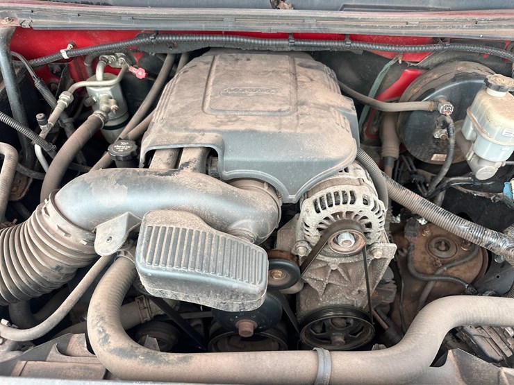 2011-chevrolet-1500-image-40