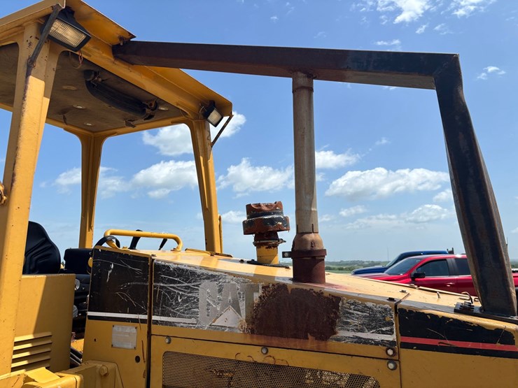 caterpillar-d5c-iii-image-9