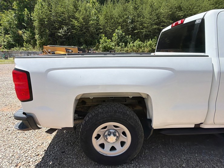 2019-chevrolet-silverado-1500-image-17