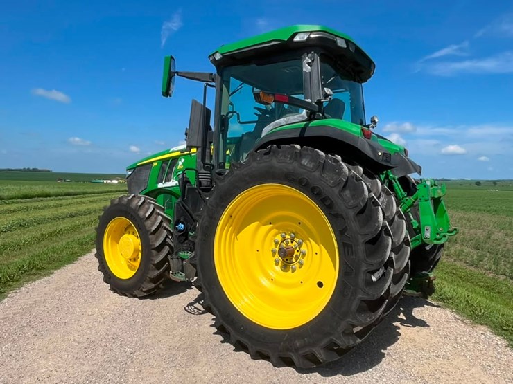 2023-john-deere-7r-210-image-5