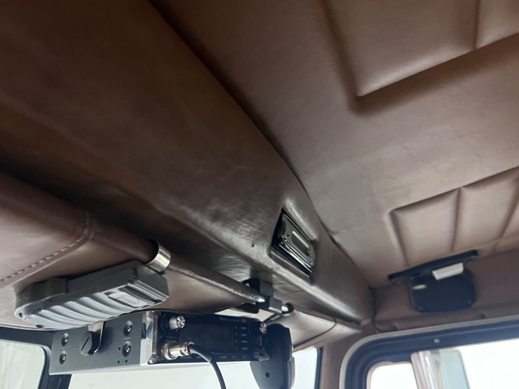 peterbilt-379-image-63