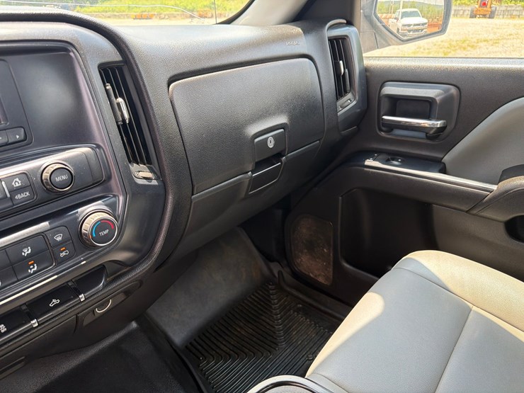 2016-chevrolet-silverado-1500-image-28