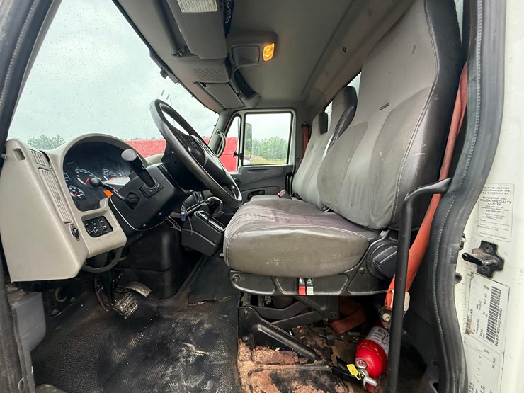 2011-international-durastar-4300-image-66