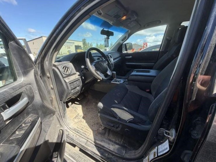 2017-toyota-tundra-image-6