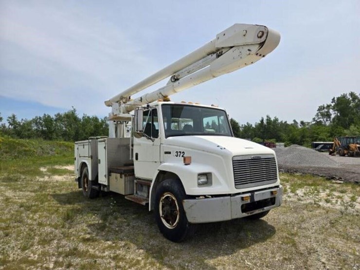 2000-freightliner-fl80-image-4