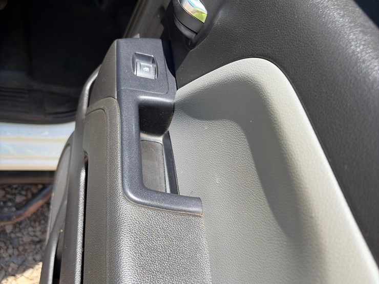 2019-chevrolet-silverado-1500-image-26