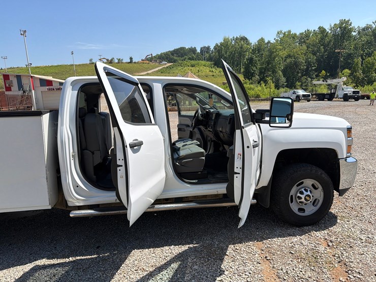 2018-chevrolet-2500-image-51