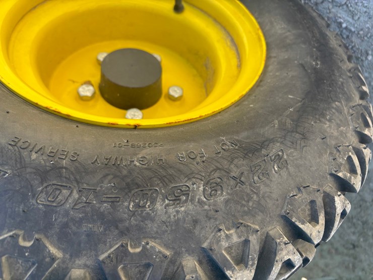 2016-john-deere-gator-image-41