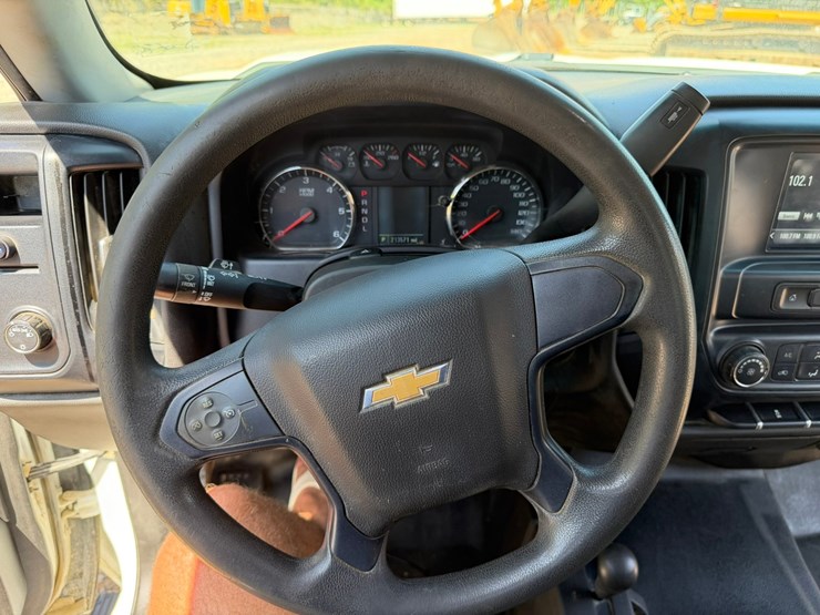 2019-chevrolet-silverado-1500-image-31