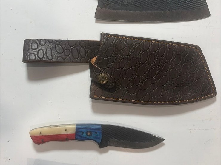 #5901-•-(4)-unused-knives-image-3