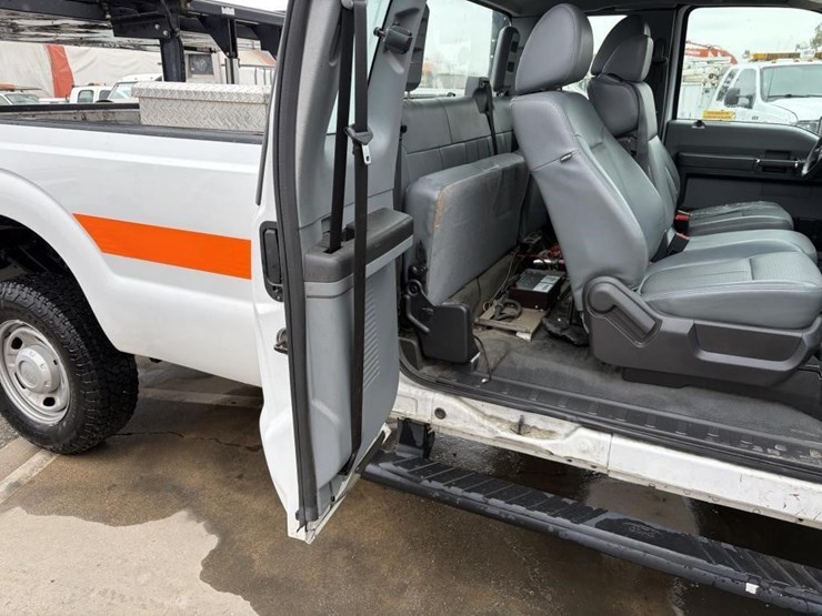 2016-ford-f350-xl-image-13