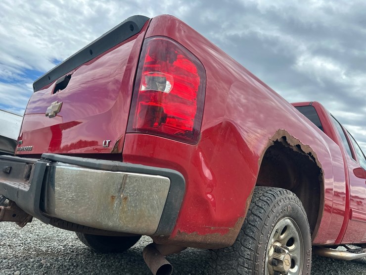 2011-chevrolet-1500-image-16