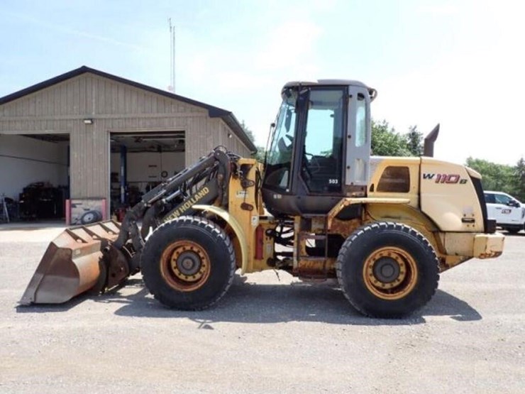 2011-new-holland-w110b-image-8