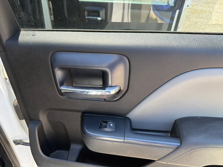 2018-chevrolet-2500-image-63