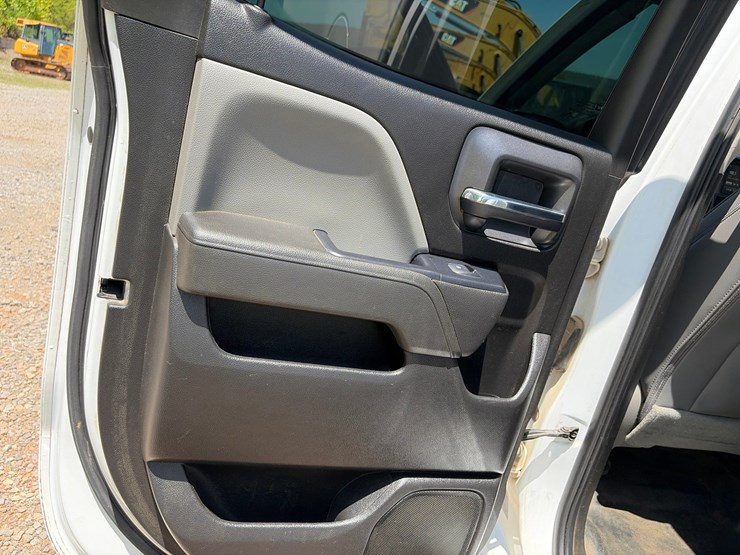 2019-chevrolet-silverado-1500-image-25