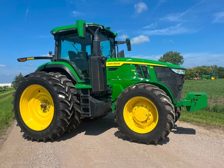 2023-john-deere-7r-210-image-12