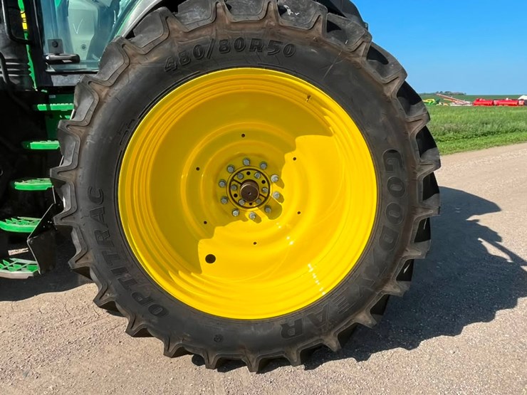 2023-john-deere-7r-210-image-21