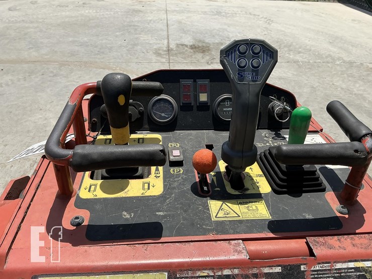 2018-ditch-witch-sk800-image-9