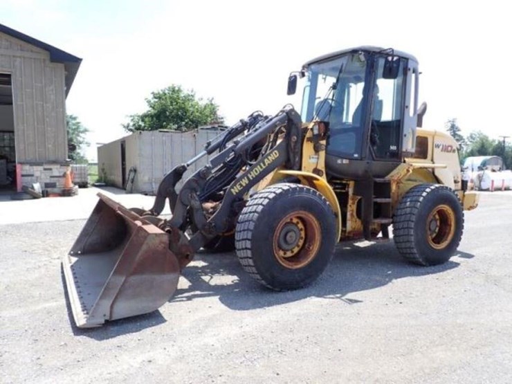 2011-new-holland-w110b-image-1