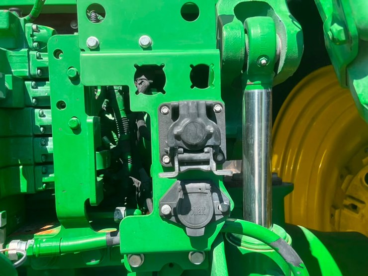 2023-john-deere-7r-210-image-56