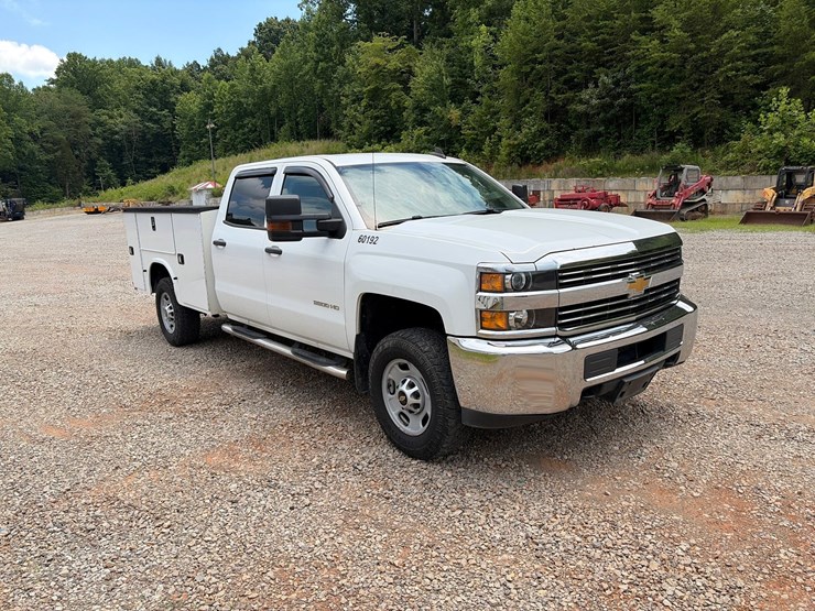 2018-chevrolet-2500-image-7