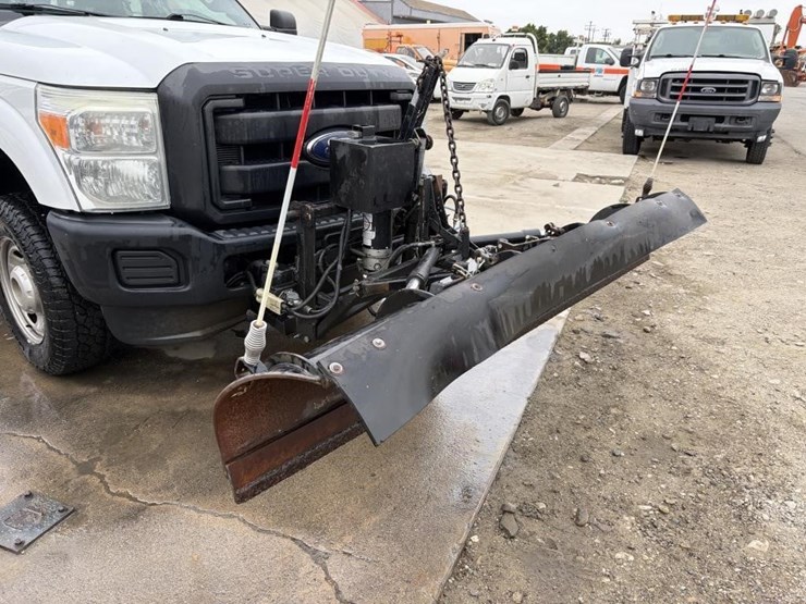 2016-ford-f350-xl-image-11