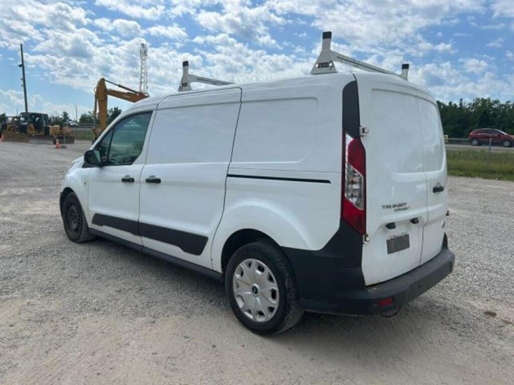 2014-ford-cargo-image-7