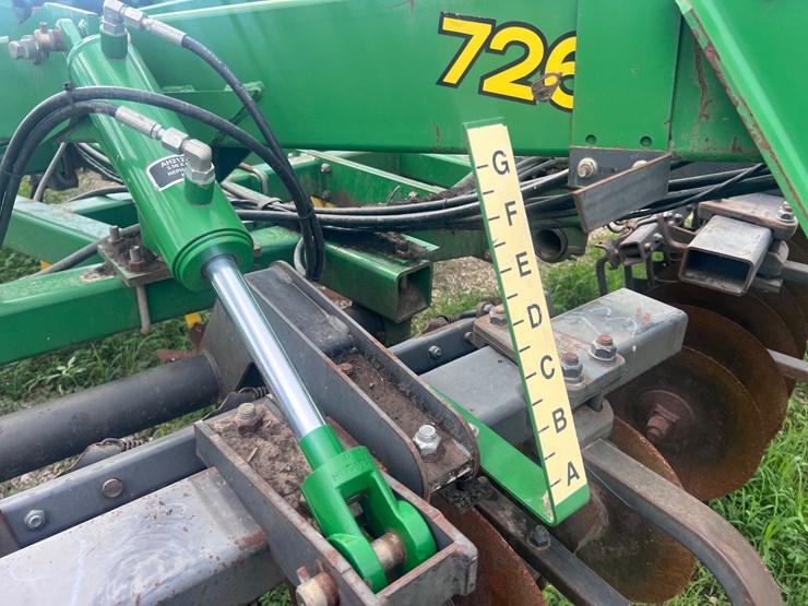 john-deere-726-image-21