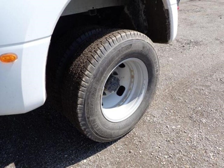 2019-ford-f350-xl-image-30