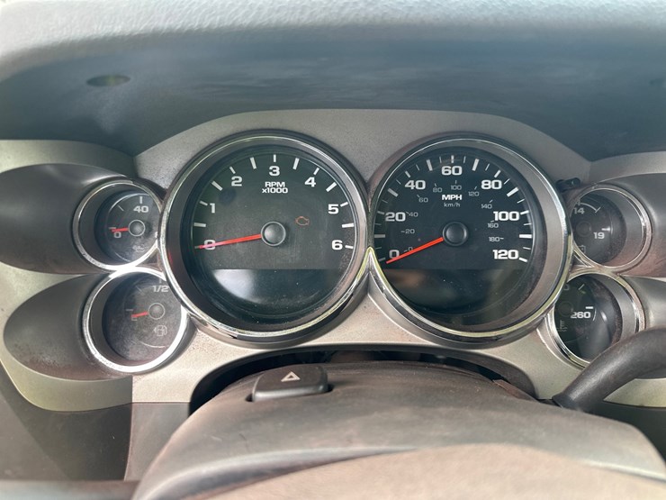 2011-chevrolet-1500-image-34