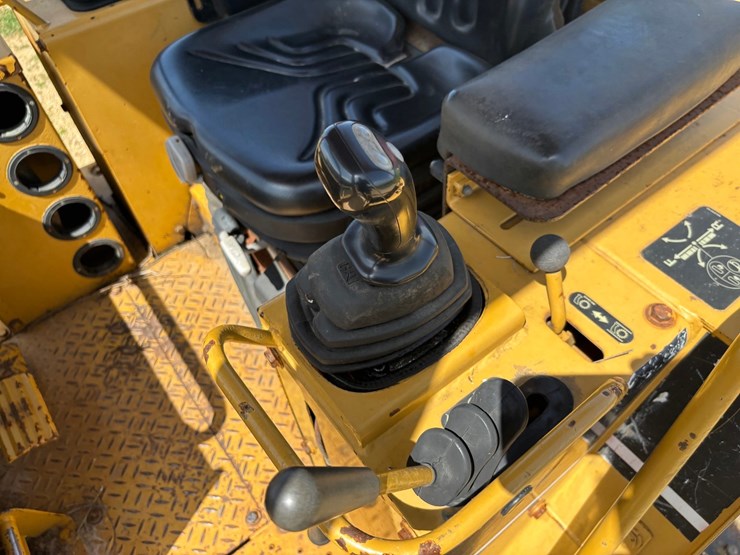 caterpillar-d5c-iii-image-38