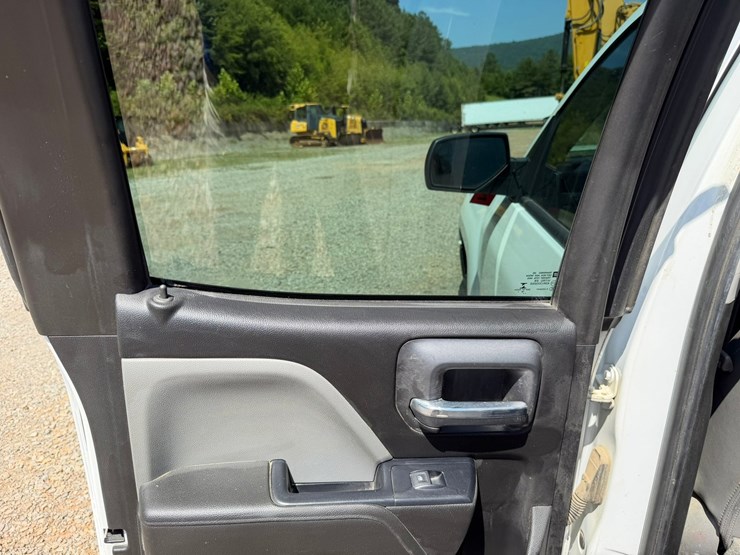 2019-chevrolet-silverado-1500-image-41