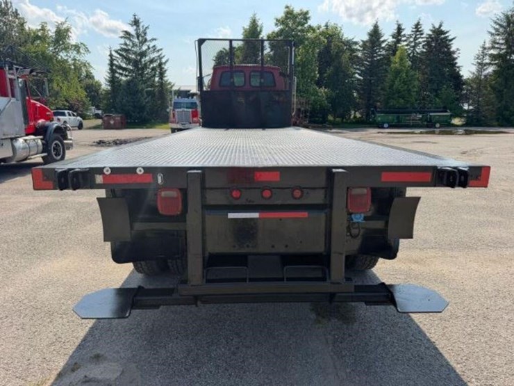 2009-sterling-l8500-image-23