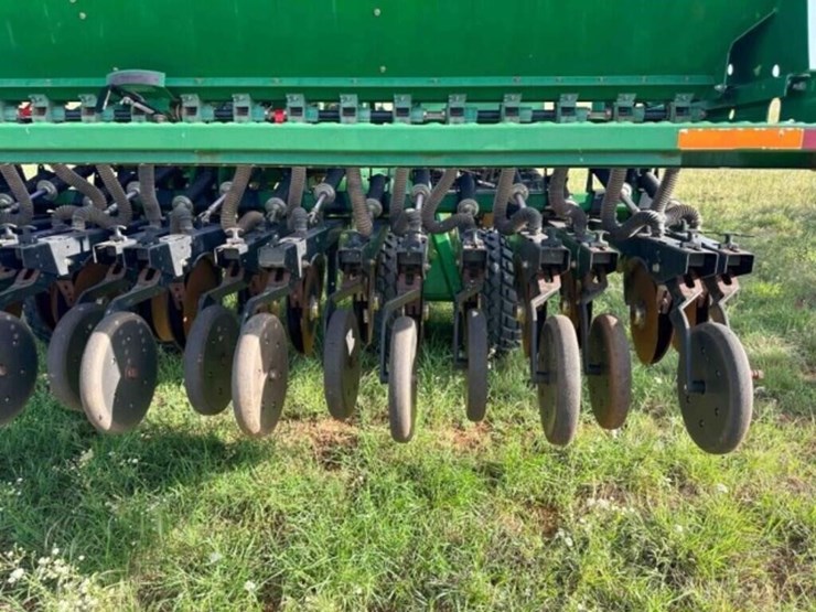 great-plains-folding-3-box-drill,-40'-image-13