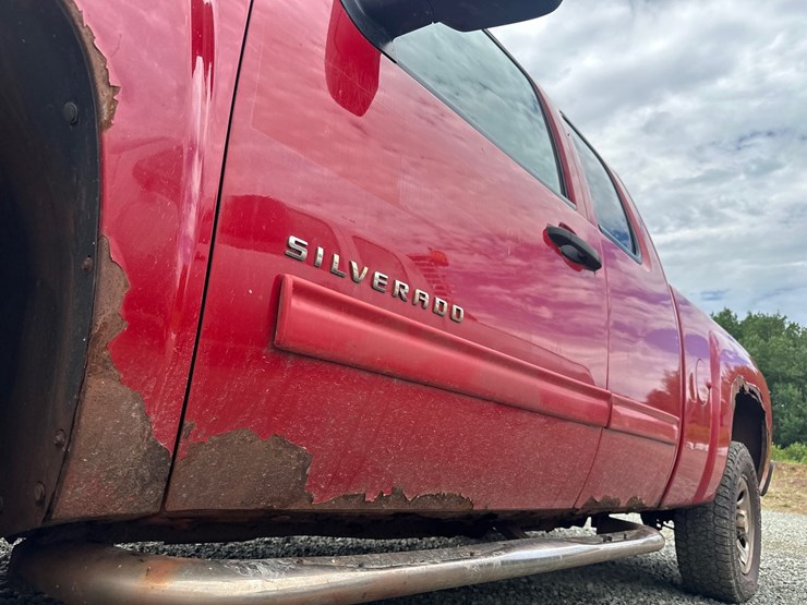 2011-chevrolet-1500-image-24