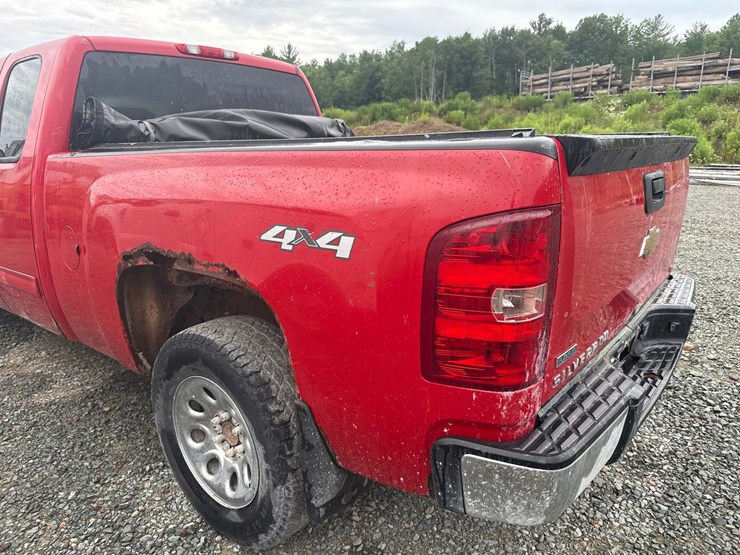 2011-chevrolet-1500-image-22
