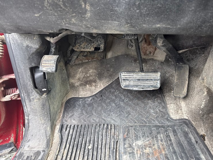 2011-chevrolet-1500-image-40
