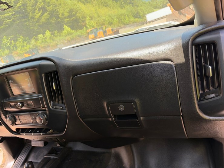 2019-chevrolet-silverado-1500-image-35