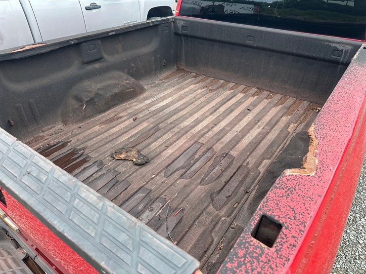 2011-chevrolet-1500-image-17