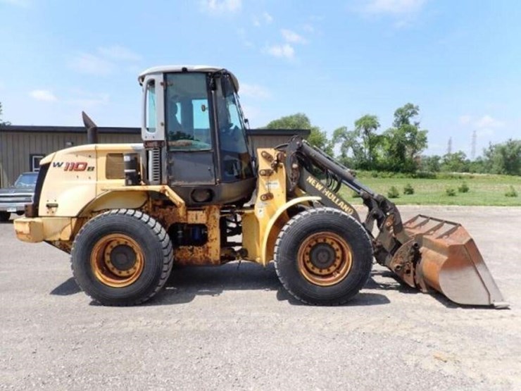 2011-new-holland-w110b-image-4