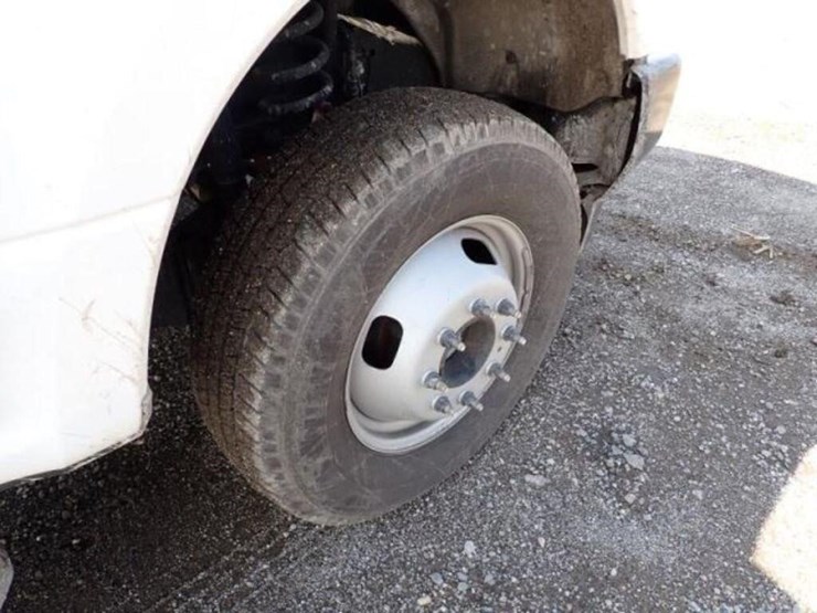2019-ford-f350-xl-image-43