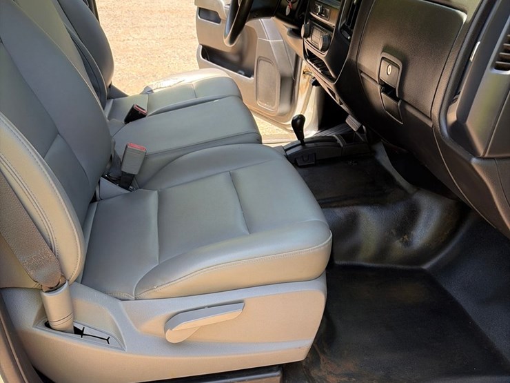 2019-chevrolet-silverado-1500-image-32