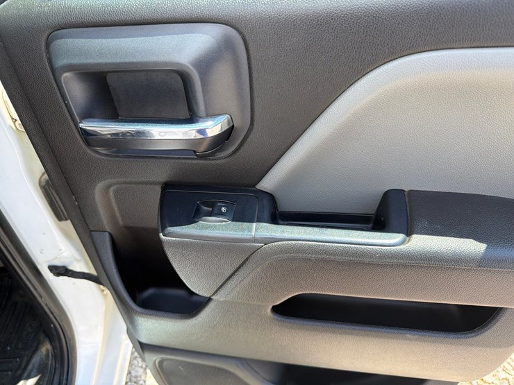 2016-chevrolet-silverado-1500-image-44