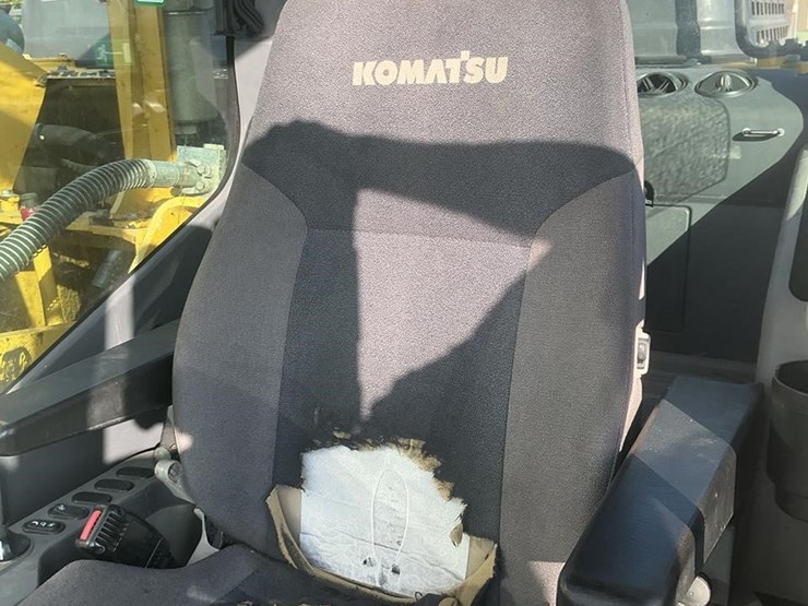 komatsu-pc210-lc-11-image-12