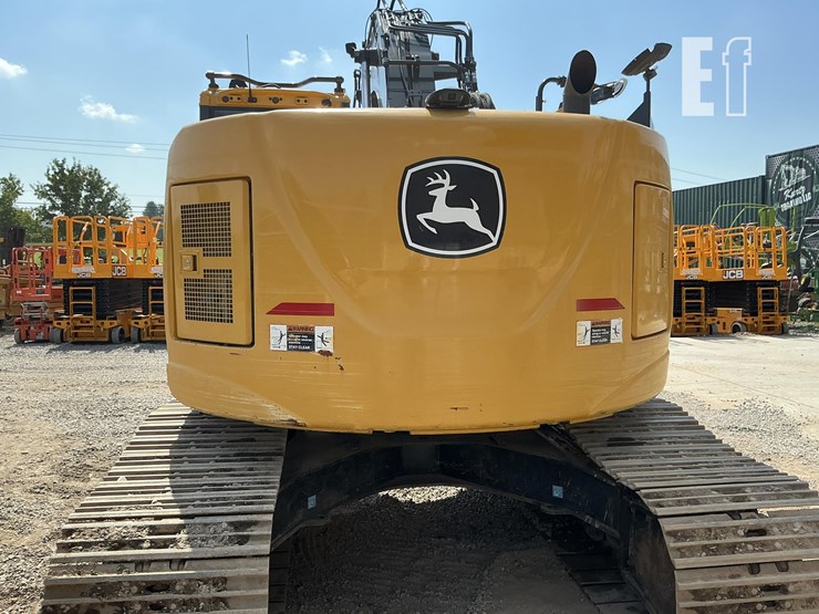 2022-deere-245g-lc-image-2