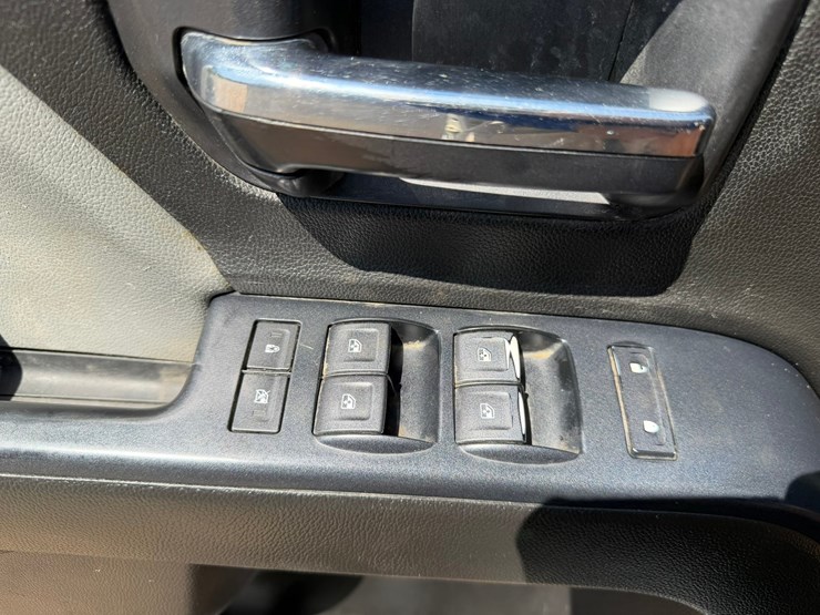 2019-chevrolet-silverado-1500-image-39