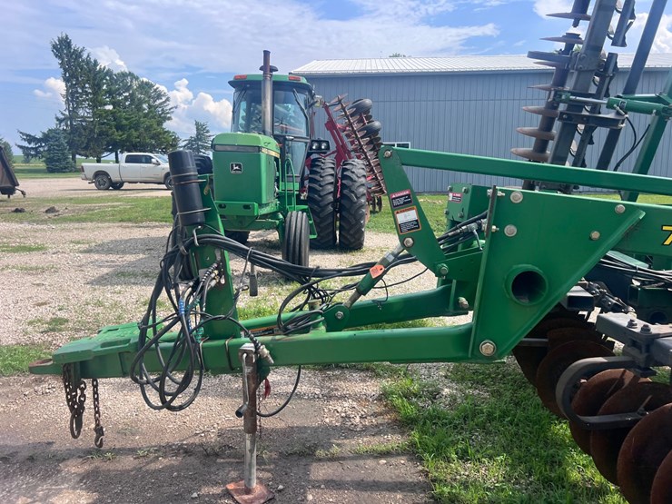 john-deere-726-image-4