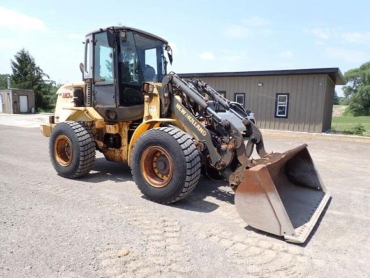 2011-new-holland-w110b-image-3