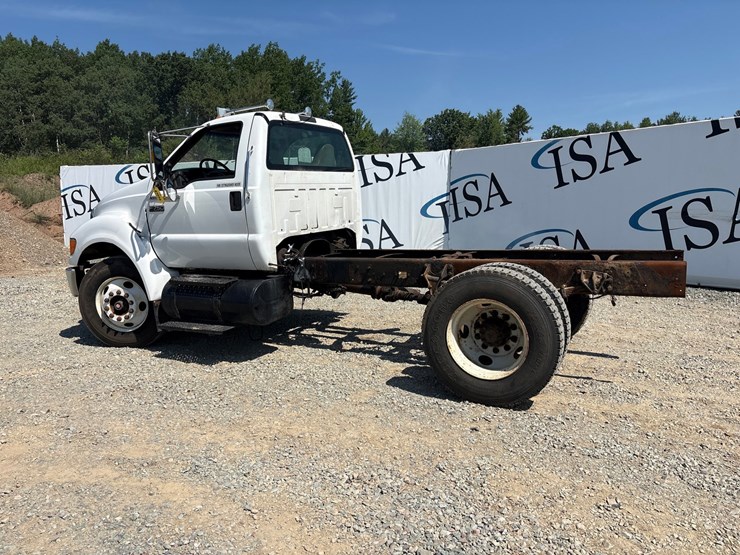 ford-f750-image-3